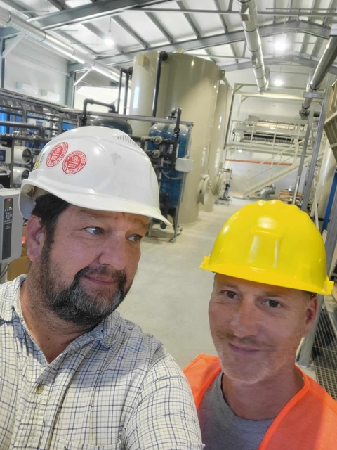 77307901-902b-4026-a1a0-75092646db10-480x640