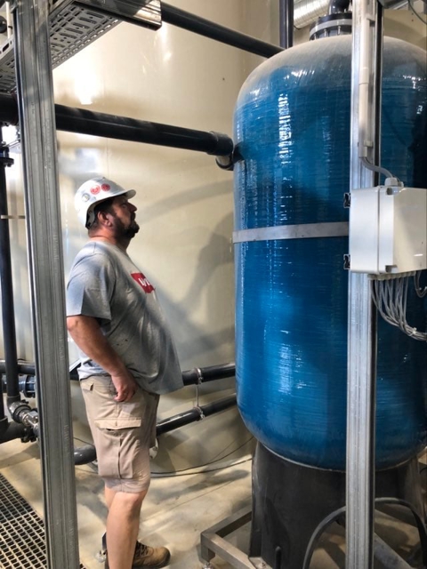 cead94f7-3345-44c3-ba45-7d542ba43e61-480x640